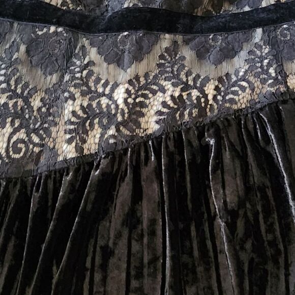 Anthropologie Foxiedox "Aurora" Black Lace Tiered Velvet Ruffle Sleeveless Dress - Picture 4 of 6